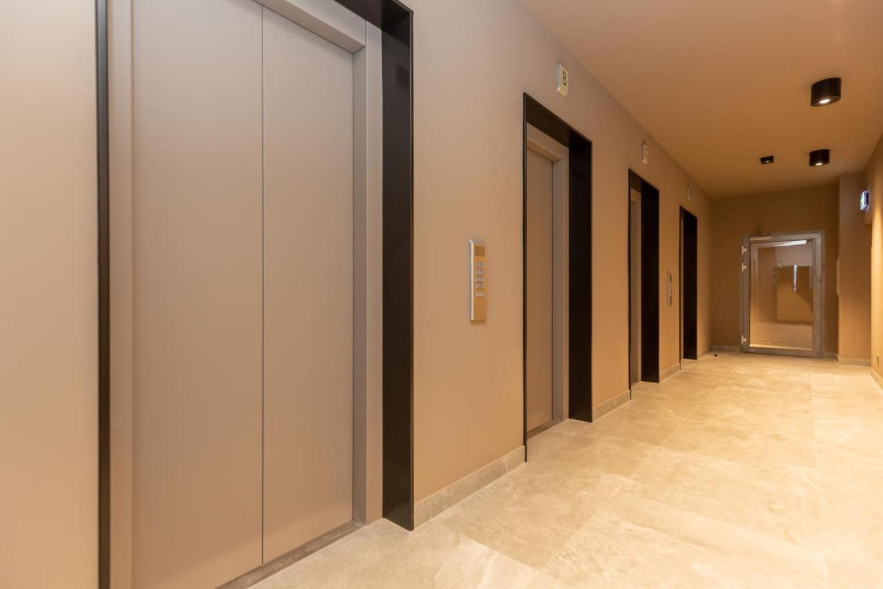 ורשה Platinum Towers Apartment With Parking By Renters Prestige מראה חיצוני תמונה