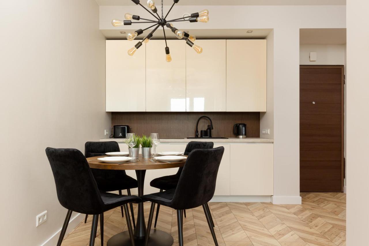 ורשה Platinum Towers Apartment With Parking By Renters Prestige מראה חיצוני תמונה